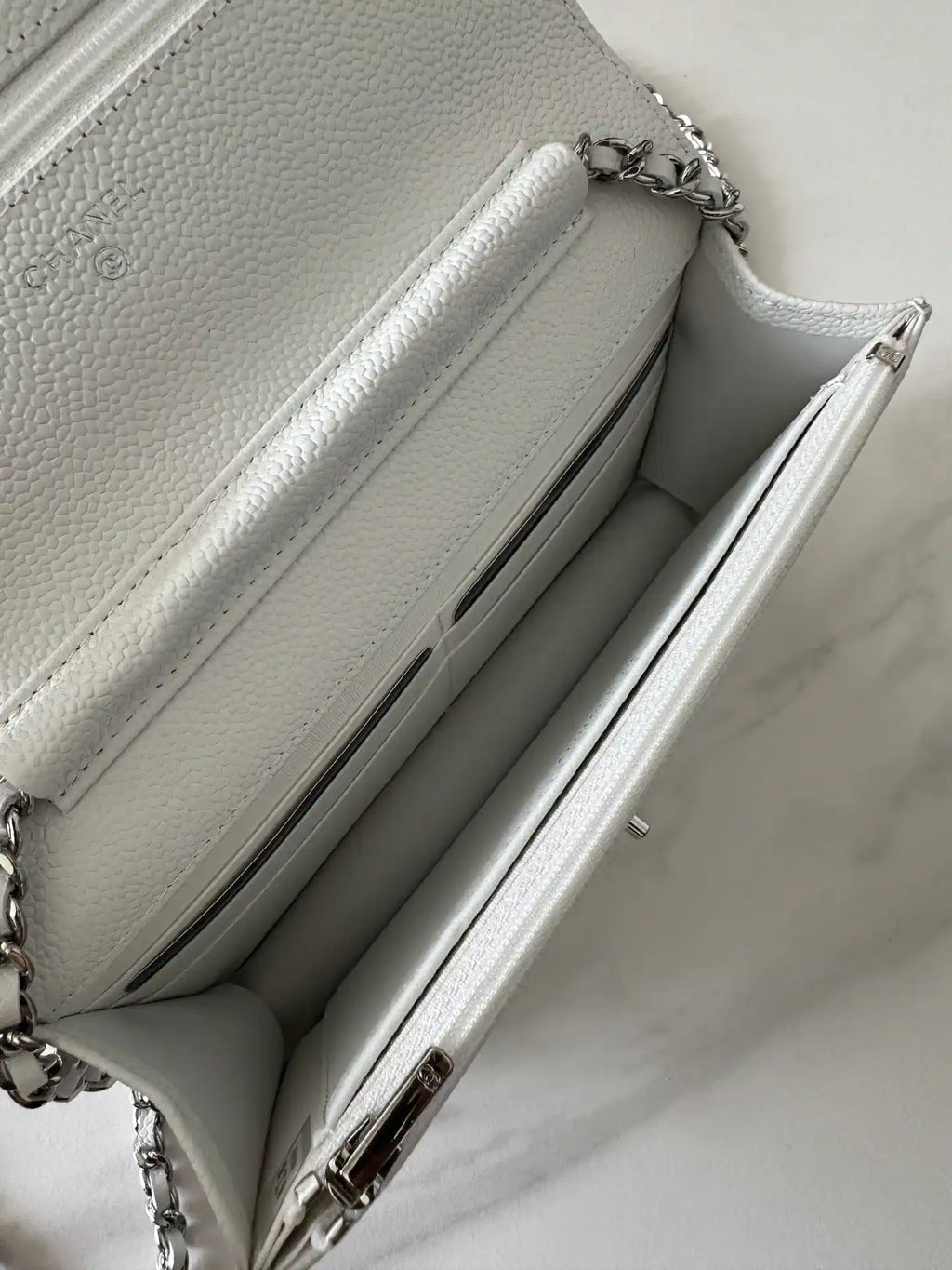 Chanel AP4241 Classic Wallet On Chain Grained Shiny Calfskin White