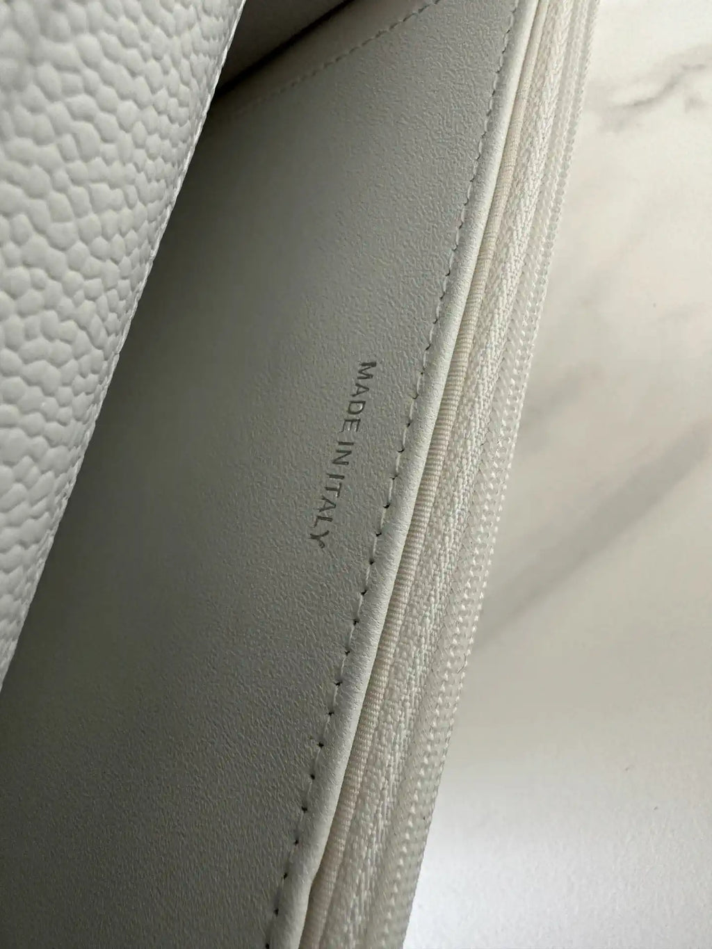 Chanel AP4241 Classic Wallet On Chain Grained Shiny Calfskin White