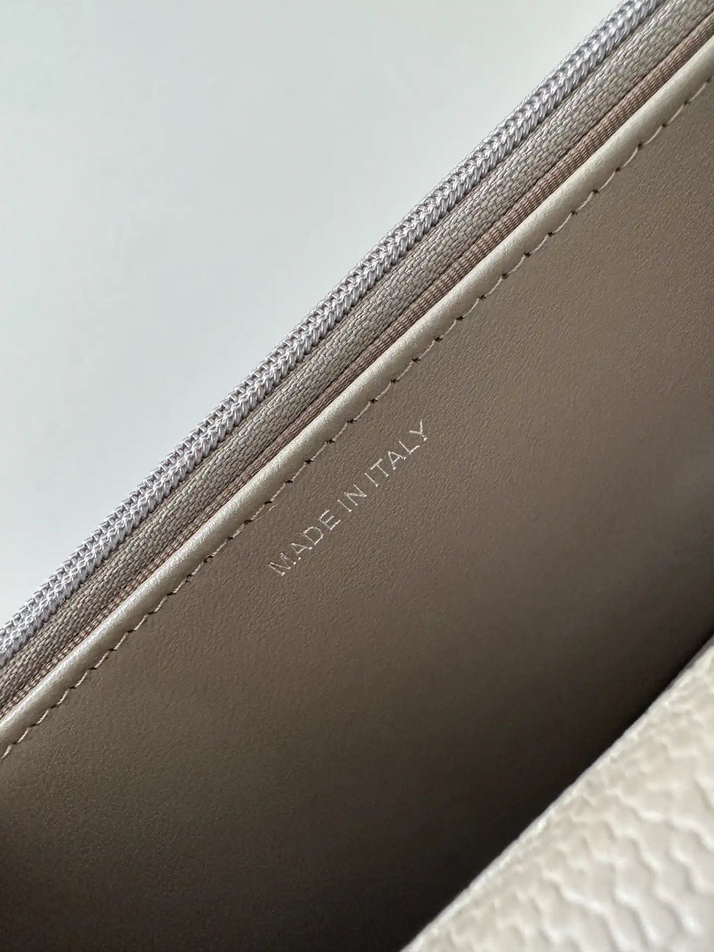 Chanel AP4241 Classic Wallet On Chain Grained Shiny Calfskin Gray