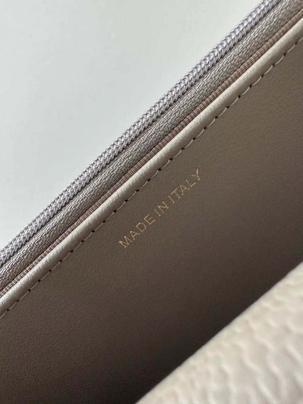 Chanel AP4241 Classic Wallet On Chain Grained Shiny Calfskin Gray