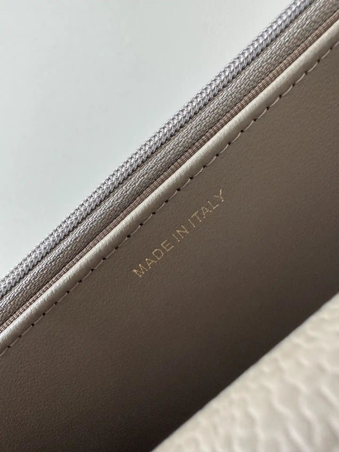 Chanel AP4241 Classic Wallet On Chain Grained Shiny Calfskin Gray
