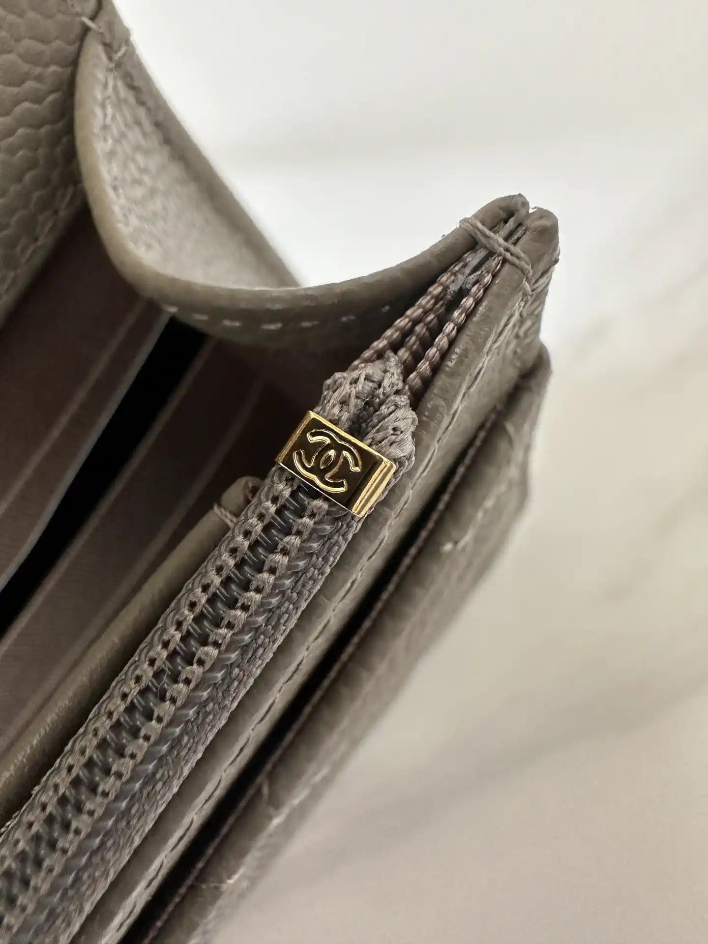 Chanel AP4241 Classic Wallet On Chain Grained Shiny Calfskin Gray