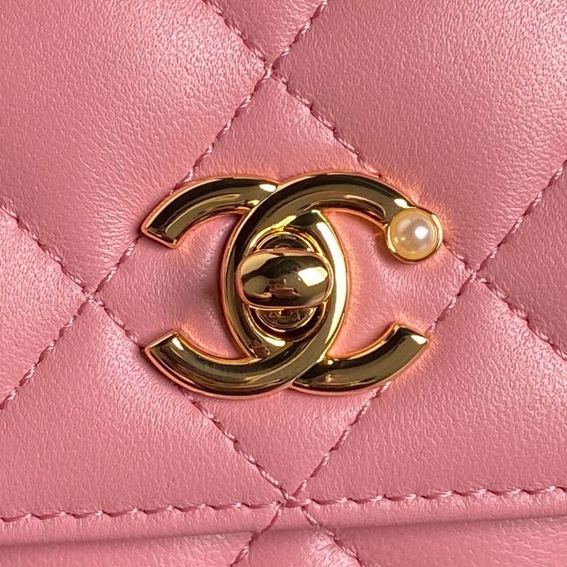 Chanel AP4282 19 Wallet On Chain Shiny Lambskin  Imitation Pearls & Gold-Tone Metal Pink