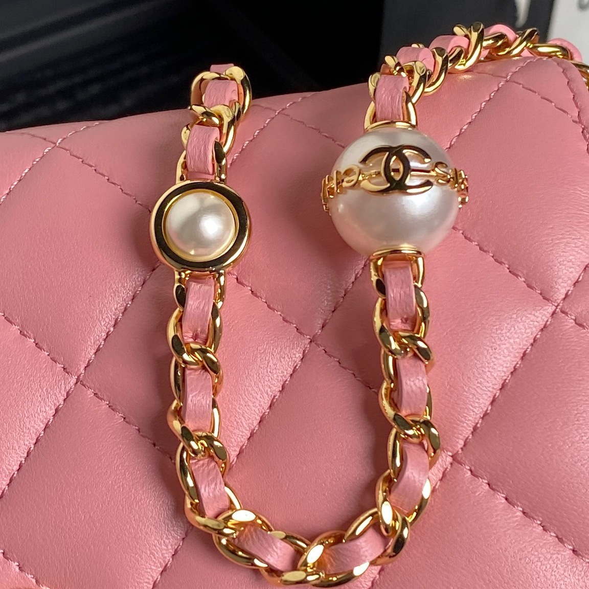 Chanel AP4282 19 Wallet On Chain Shiny Lambskin  Imitation Pearls & Gold-Tone Metal Pink - Default Title - View 4