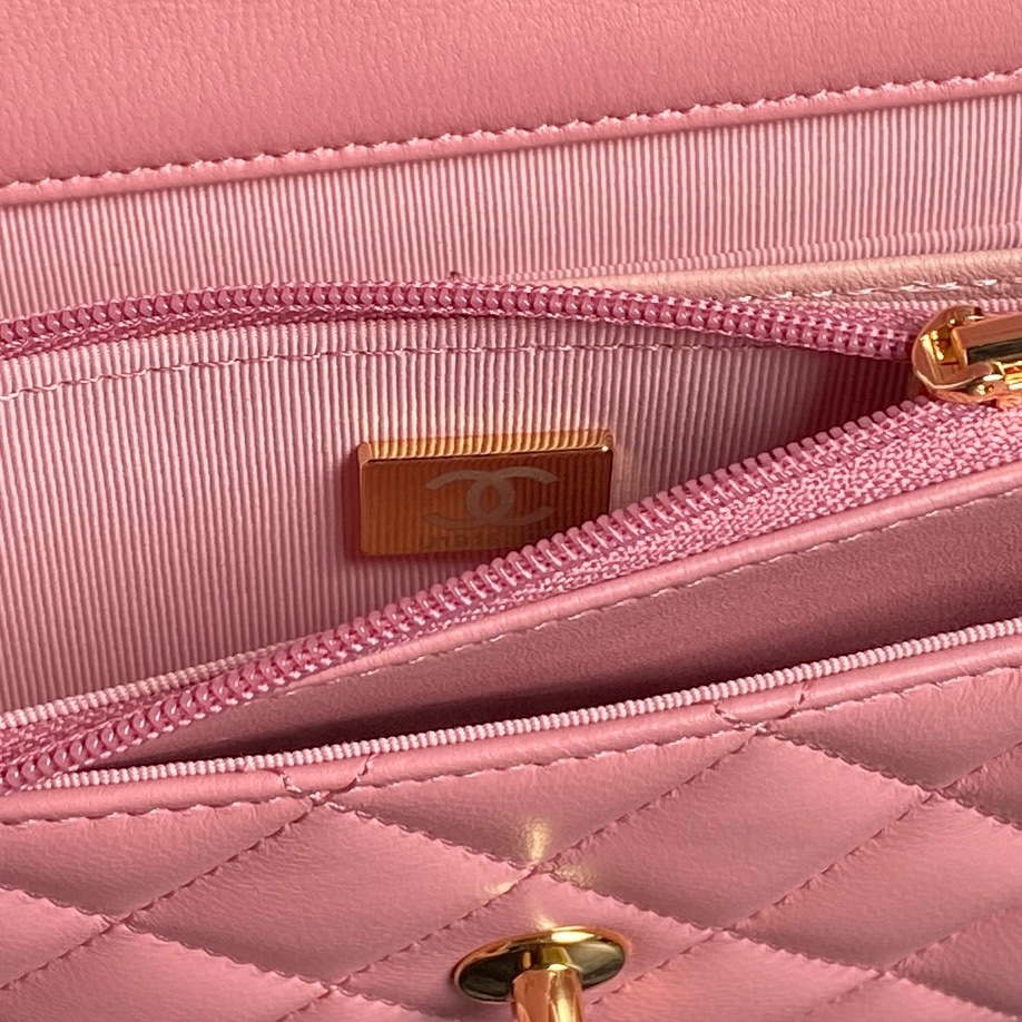 Chanel AP4282 19 Wallet On Chain Shiny Lambskin  Imitation Pearls & Gold-Tone Metal Pink
