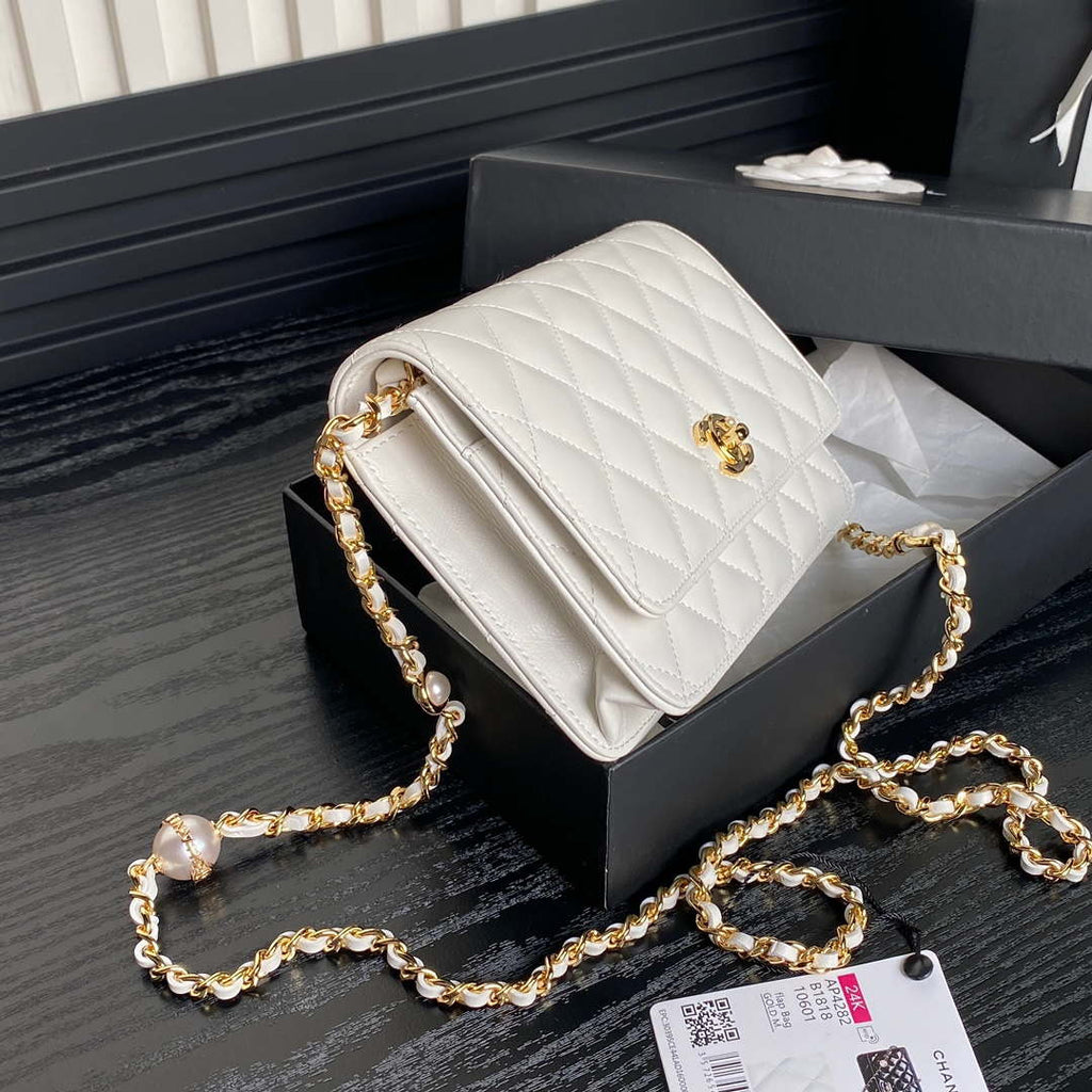 Chanel AP4282 19 Wallet On Chain Shiny Lambskin  Imitation Pearls & Gold-Tone Metal White