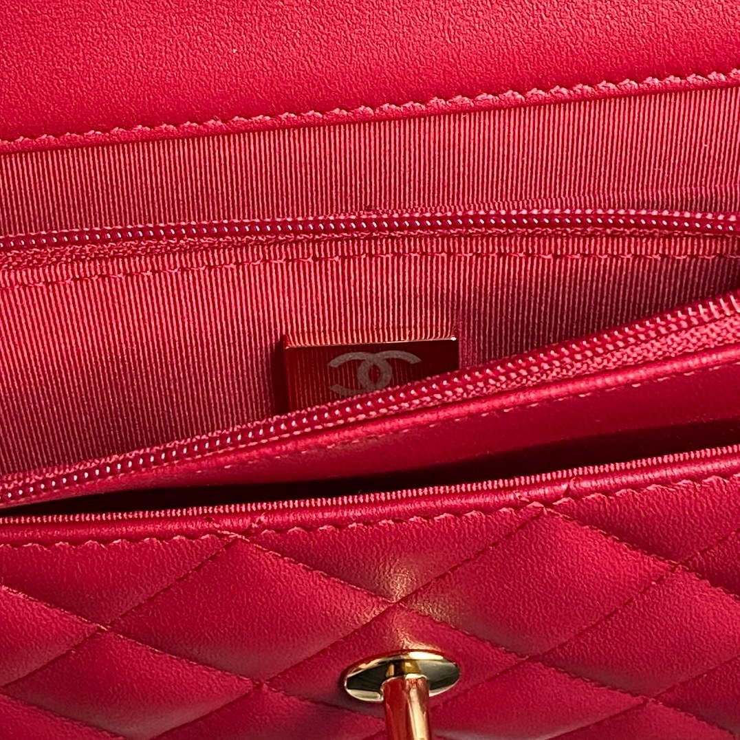 Chanel AP4282 19 Wallet On Chain Shiny Lambskin  Imitation Pearls & Gold-Tone Metal Red - Default Title - View 7