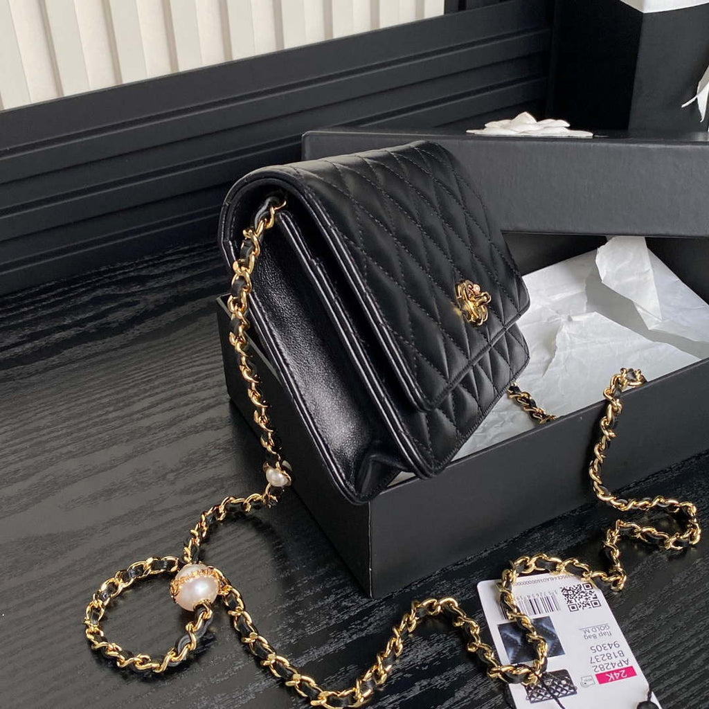 Chanel AP4282 19 Wallet On Chain Shiny Lambskin  Imitation Pearls & Gold-Tone Metal Black
