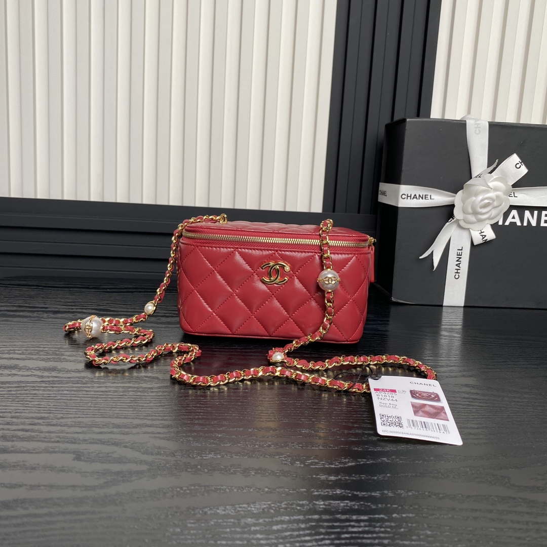 Chanel AP4285 Clutch Pearl with Chain Vanity Box bag Red - Default Title - View 1