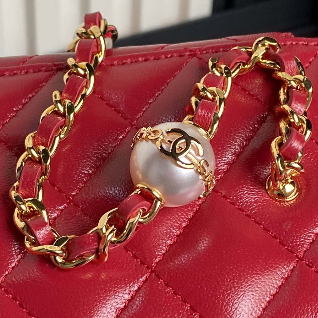 Chanel AP4285 Clutch Pearl with Chain Vanity Box bag Red - Default Title - View 4