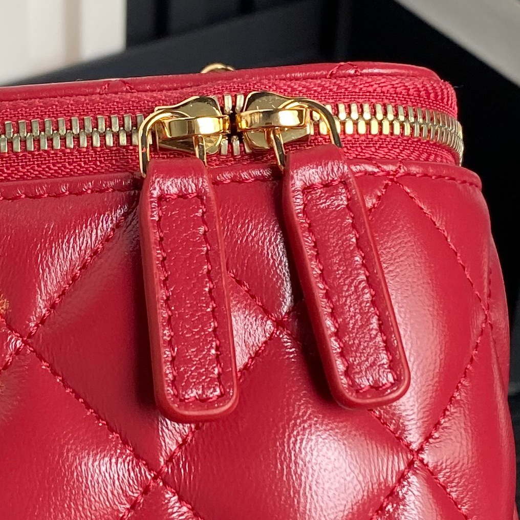 Chanel AP4285 Clutch Pearl with Chain Vanity Box bag Red