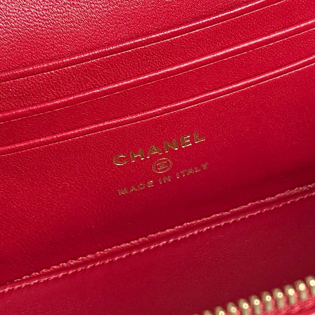 Chanel AP4285 Clutch Pearl with Chain Vanity Box bag Red