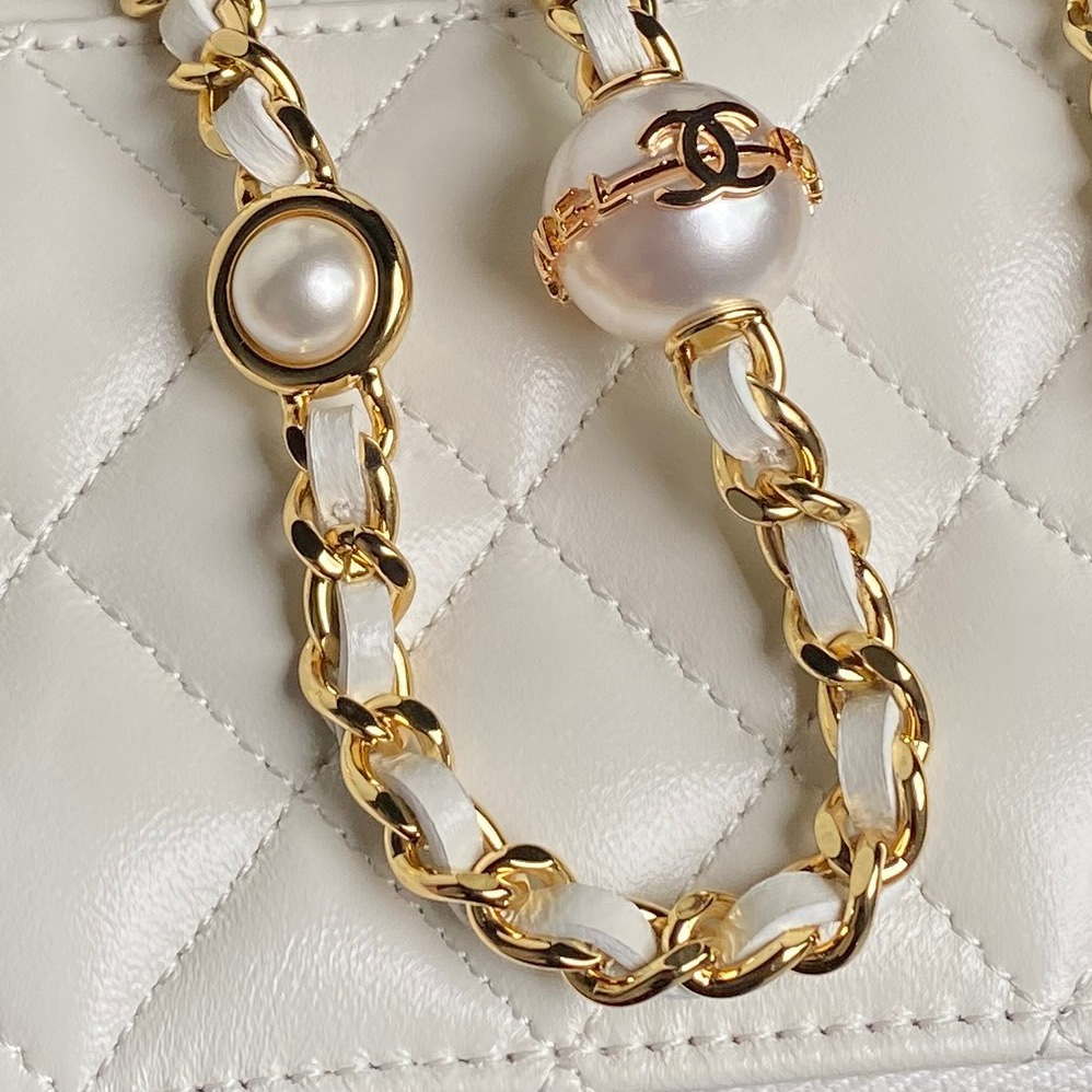 Chanel AP4285 Clutch Pearl with Chain Vanity Box bag White - Default Title - View 4