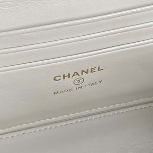 Chanel AP4285 Clutch Pearl with Chain Vanity Box bag White - Default Title - View 8