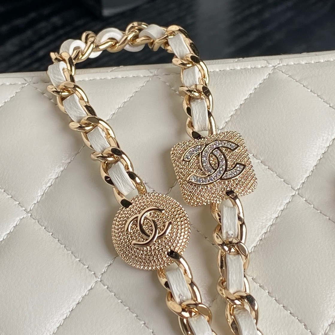 Chanel AP4301 Clutch Embossed Rhinestone with Chain Vanity Box bag White - Default Title - View 4
