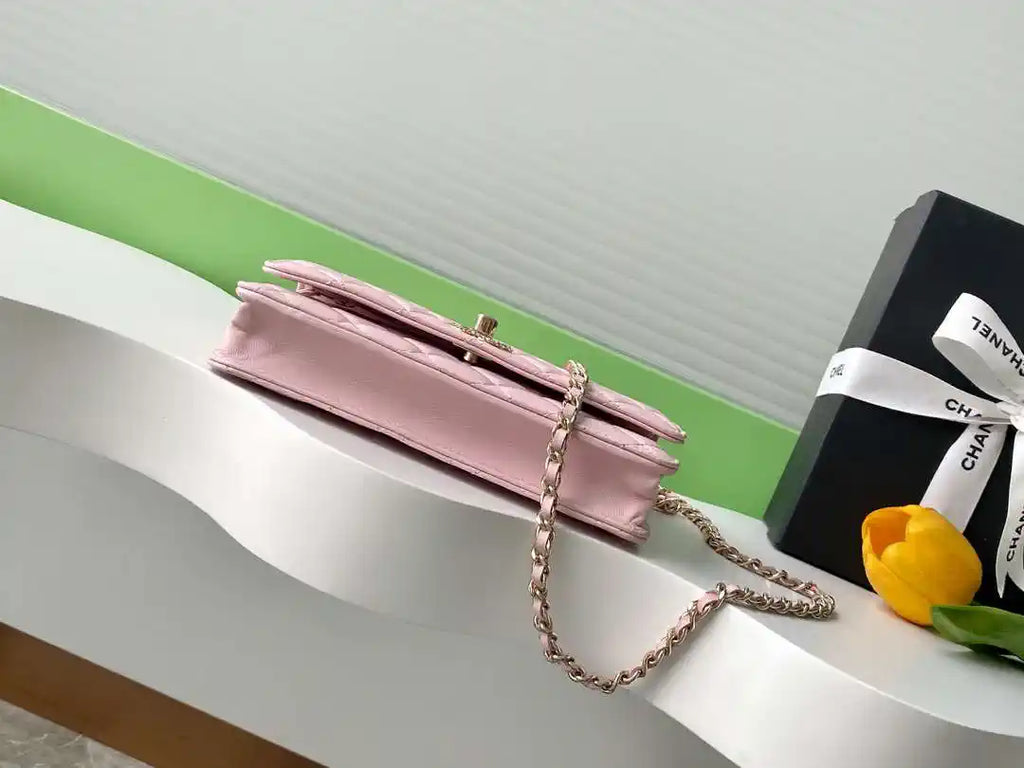 Chanel AP4323 Wallet On Chain Lambskin Diamant¨¦ Gold Pink