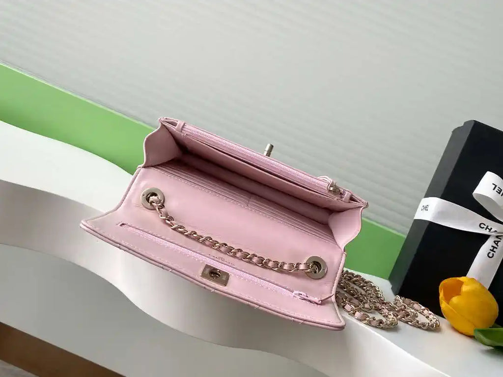 Chanel AP4323 Wallet On Chain Lambskin Diamant¨¦ Gold Pink
