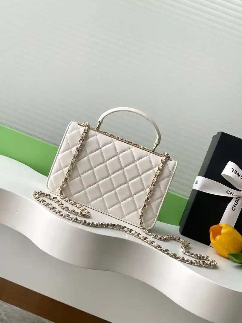 Chanel AP4323 Wallet On Chain Lambskin Diamant¨¦ Gold White