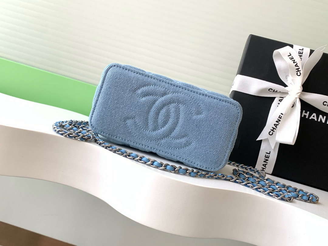 Chanel AP4404 25C Vanity with Chain Denim & Gold-Tone Metal Blue
