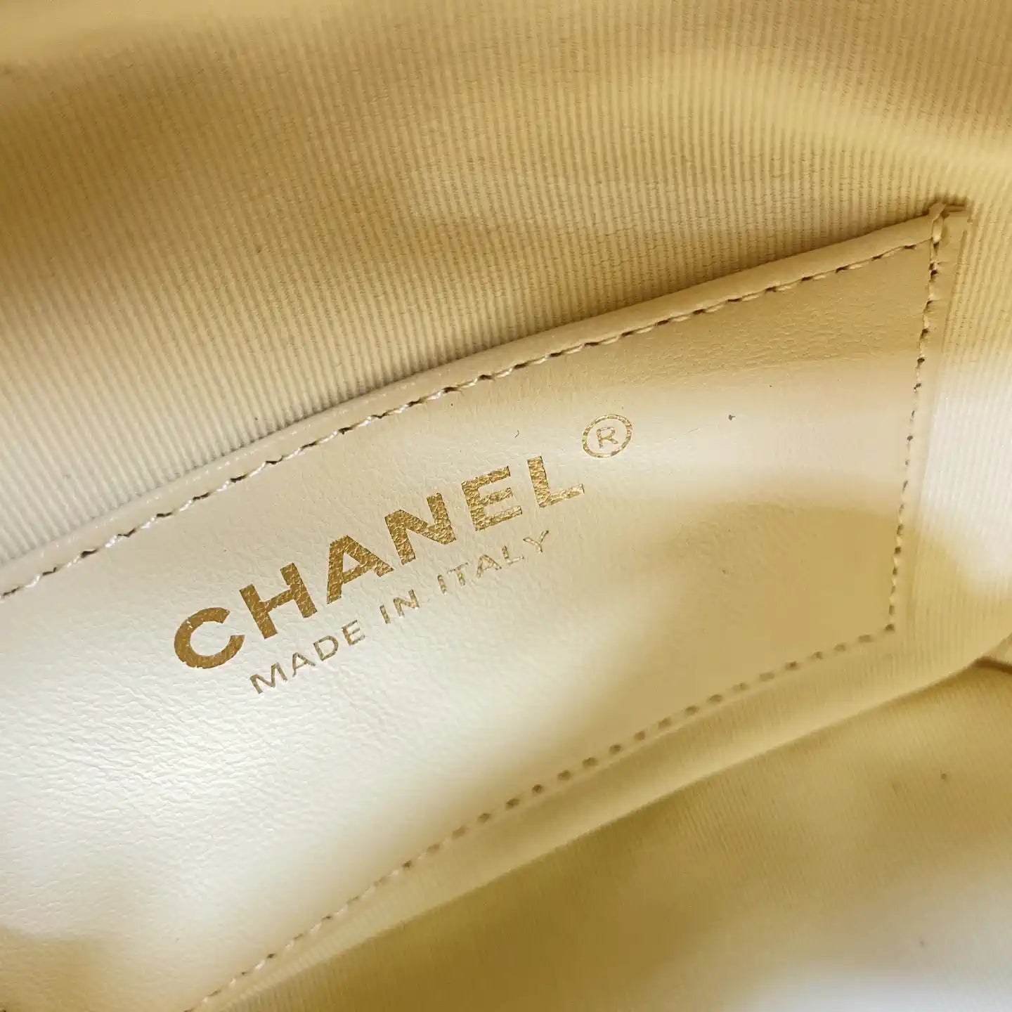 Chanel AP4484 Clutch with chain Grained Shiny Calfskin Yellow