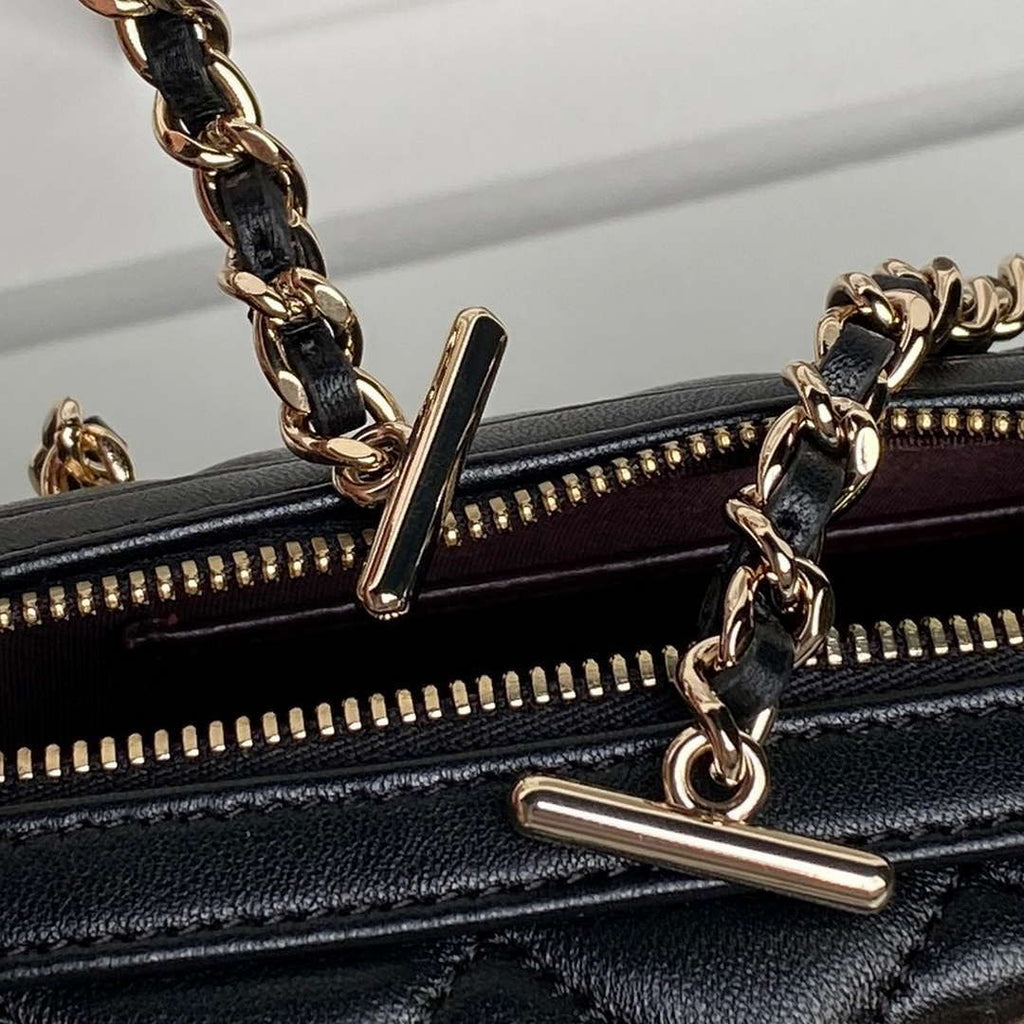 Chanel Ap4515 Clutch With Chain in Lambskin gold Black