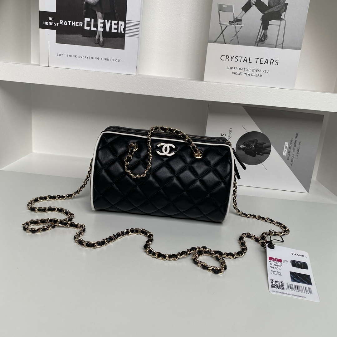 Chanel Ap4515 Clutch With Chain in Lambskin gold Black  & White - Default Title - View 1
