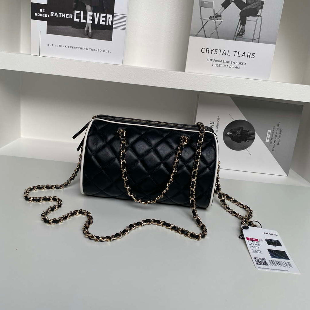 Chanel Ap4515 Clutch With Chain in Lambskin gold Black  & White