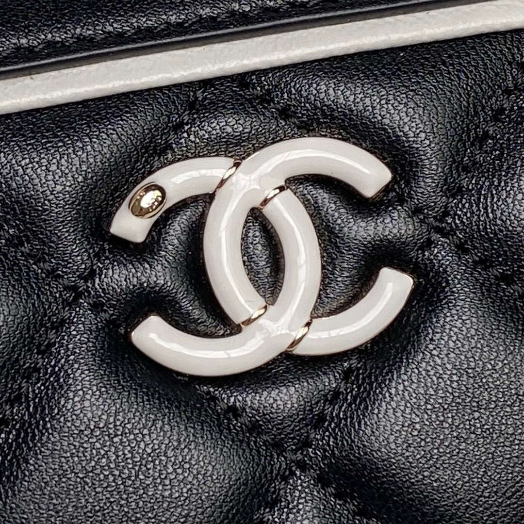 Chanel Ap4515 Clutch With Chain in Lambskin gold Black  & White - Default Title - View 3