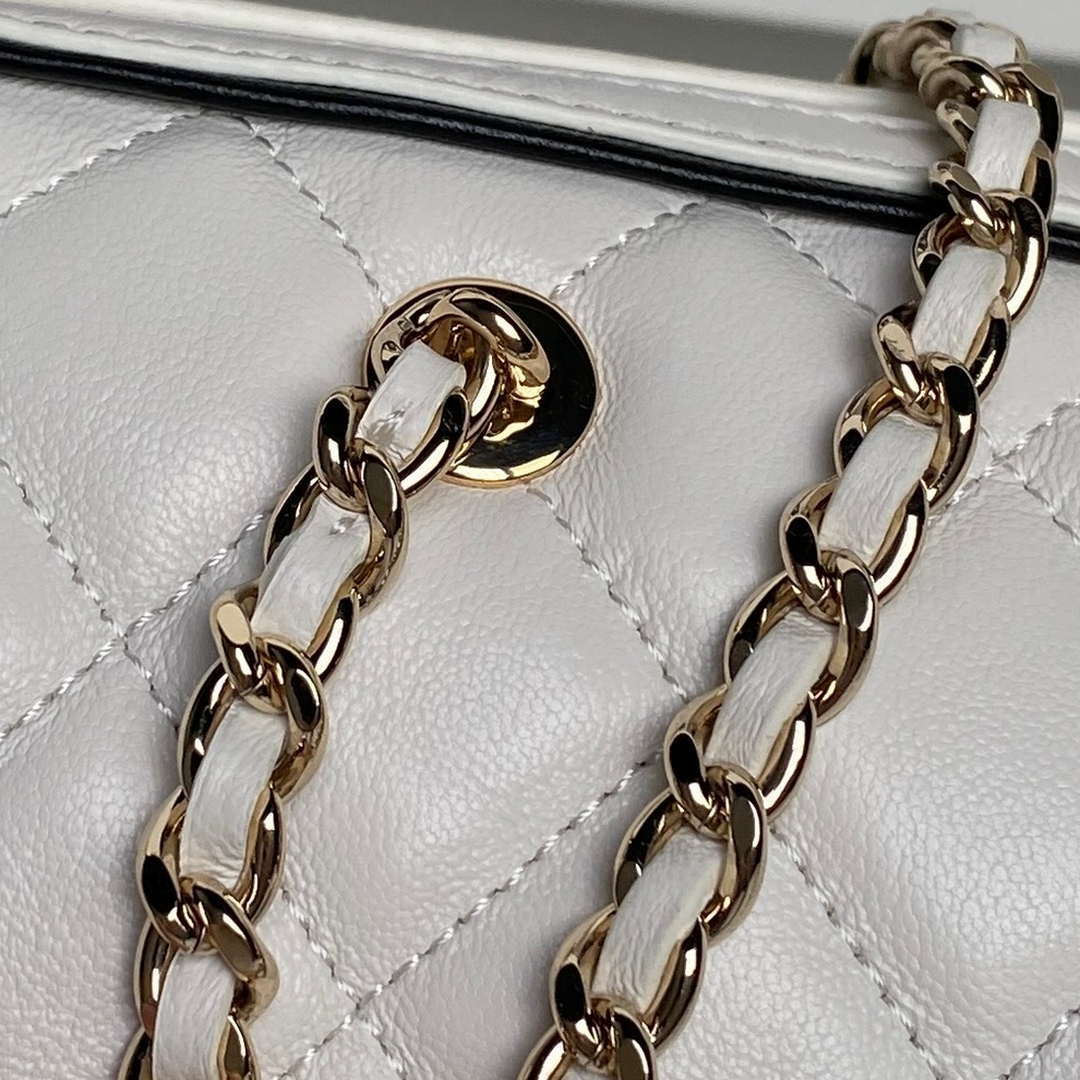 Chanel Ap4515 Clutch With Chain in Lambskin gold White & Black - Default Title - View 6