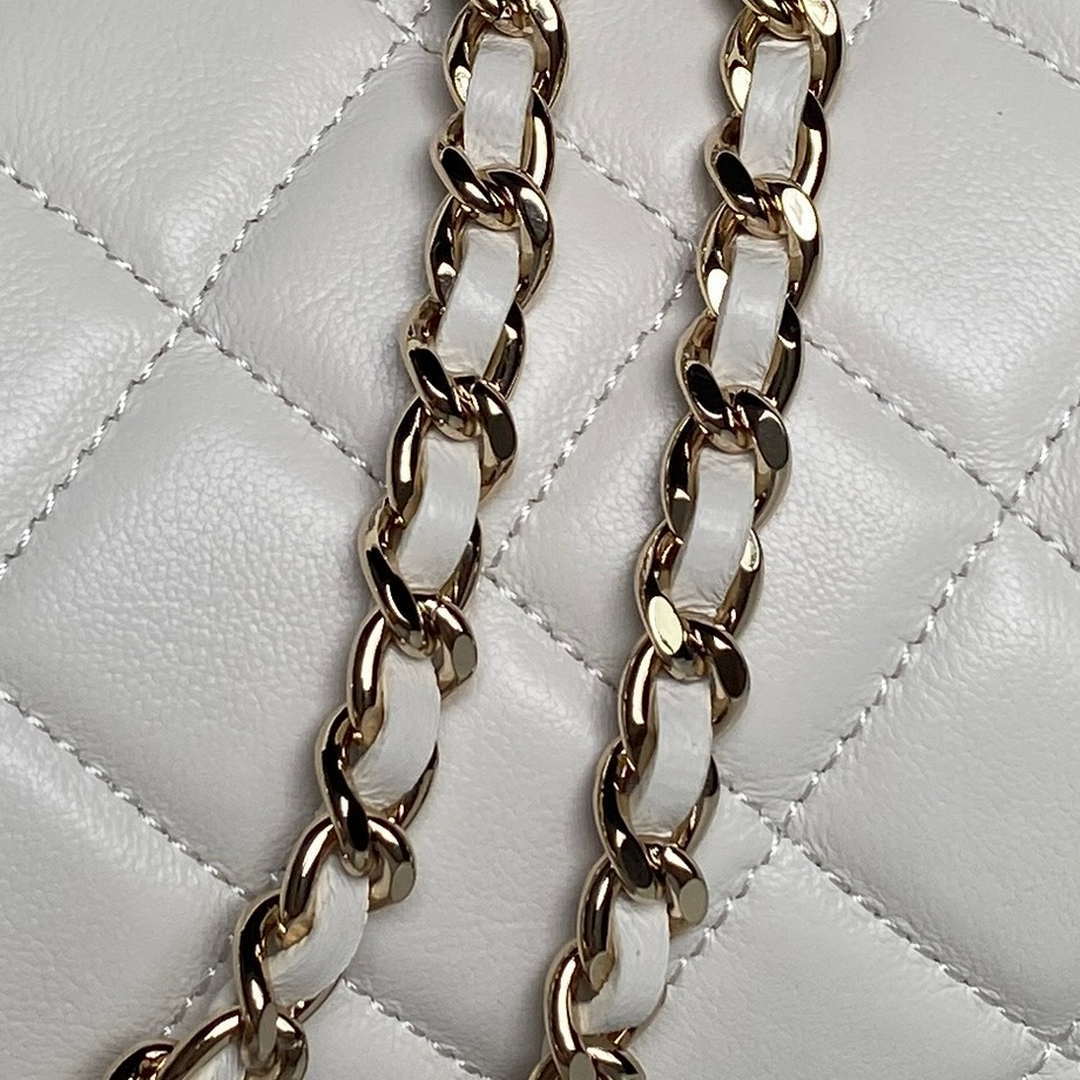 Chanel Ap4515 Clutch With Chain in Lambskin gold White & Black - Default Title - View 9