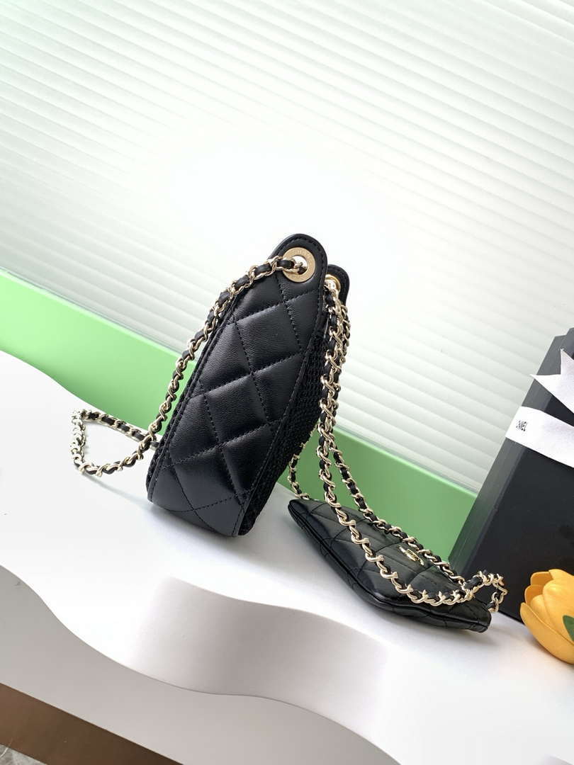 Chanel AP4572 25S Clutch With Chain Mesh Shiny Lambskin & Gold-Tone Metal Black