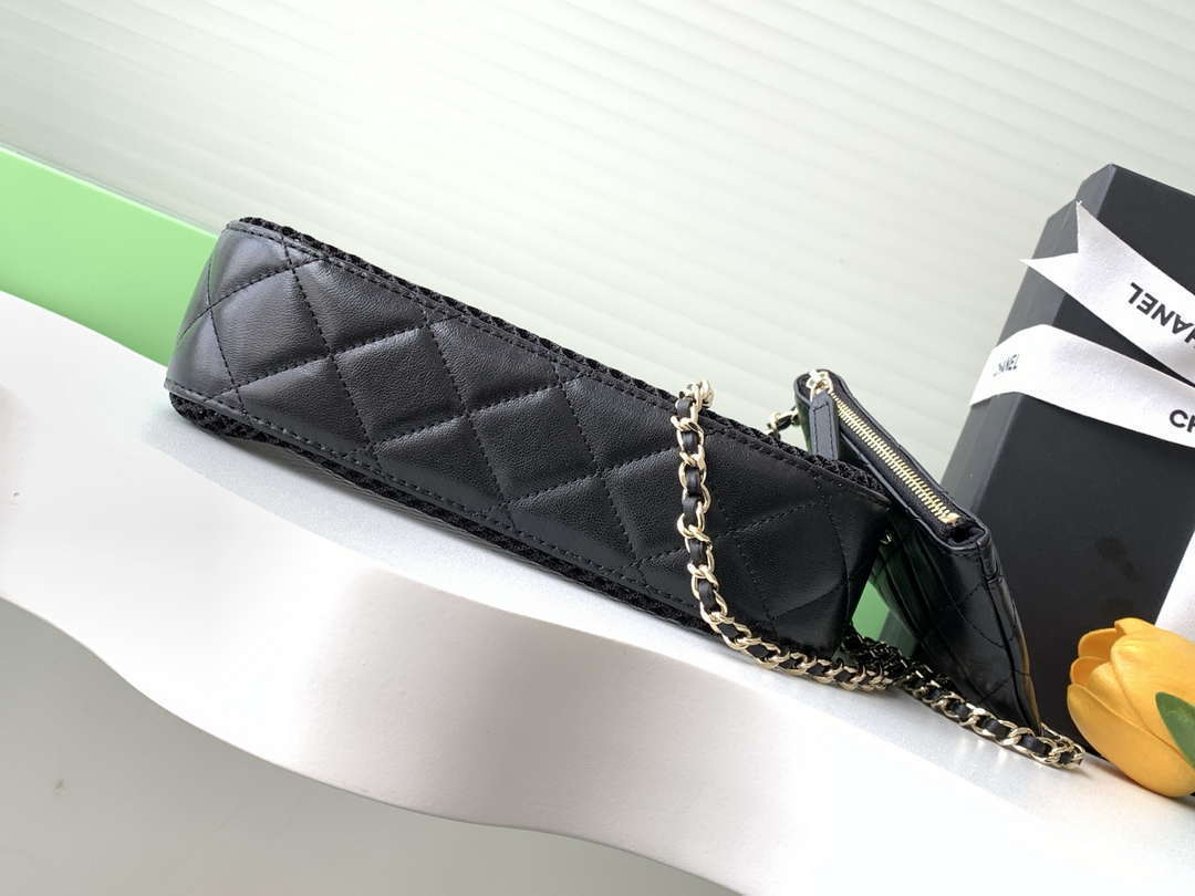 Chanel AP4572 25S Clutch With Chain Mesh Shiny Lambskin & Gold-Tone Metal Black