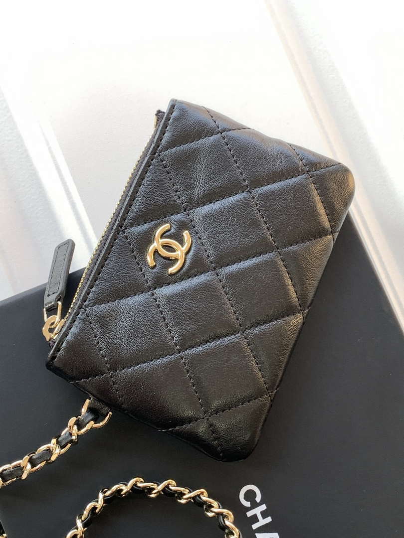 Chanel AP4572 25S Clutch With Chain Mesh Shiny Lambskin & Gold-Tone Metal Black - Default Title - View 7