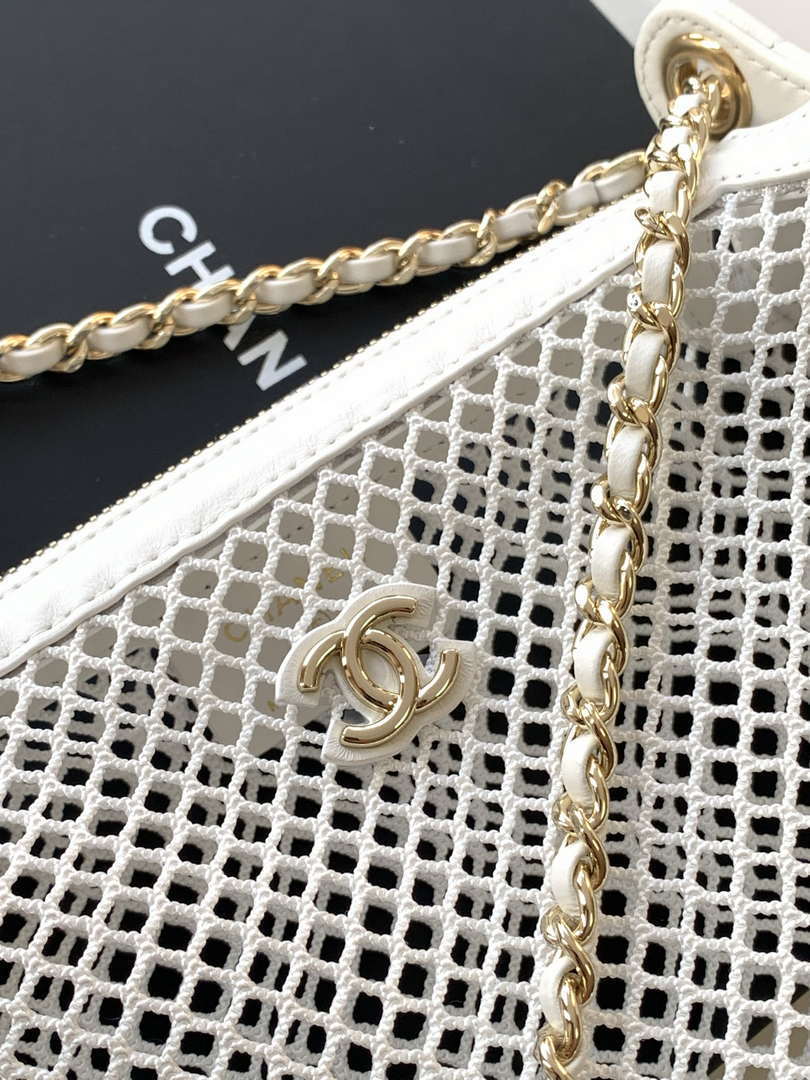 Chanel AP4572 25S Clutch With Chain Mesh Shiny Lambskin & Gold-Tone Metal White