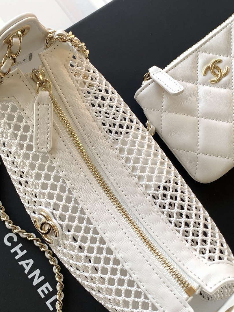 Chanel AP4572 25S Clutch With Chain Mesh Shiny Lambskin & Gold-Tone Metal White - Default Title - View 8