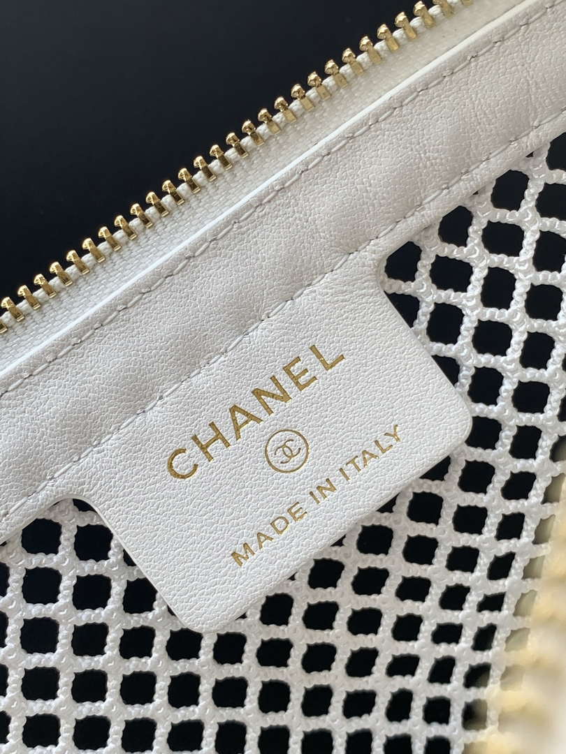 Chanel AP4573 25S Clutch With Chain Mesh Shiny Lambskin & Gold-Tone Metal White - Default Title - View 9