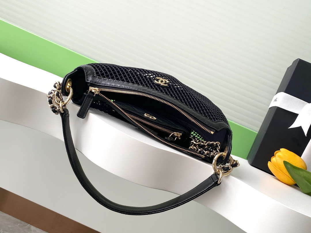 Chanel AP4573 25S Clutch With Chain Mesh Shiny Lambskin & Gold-Tone Metal Black