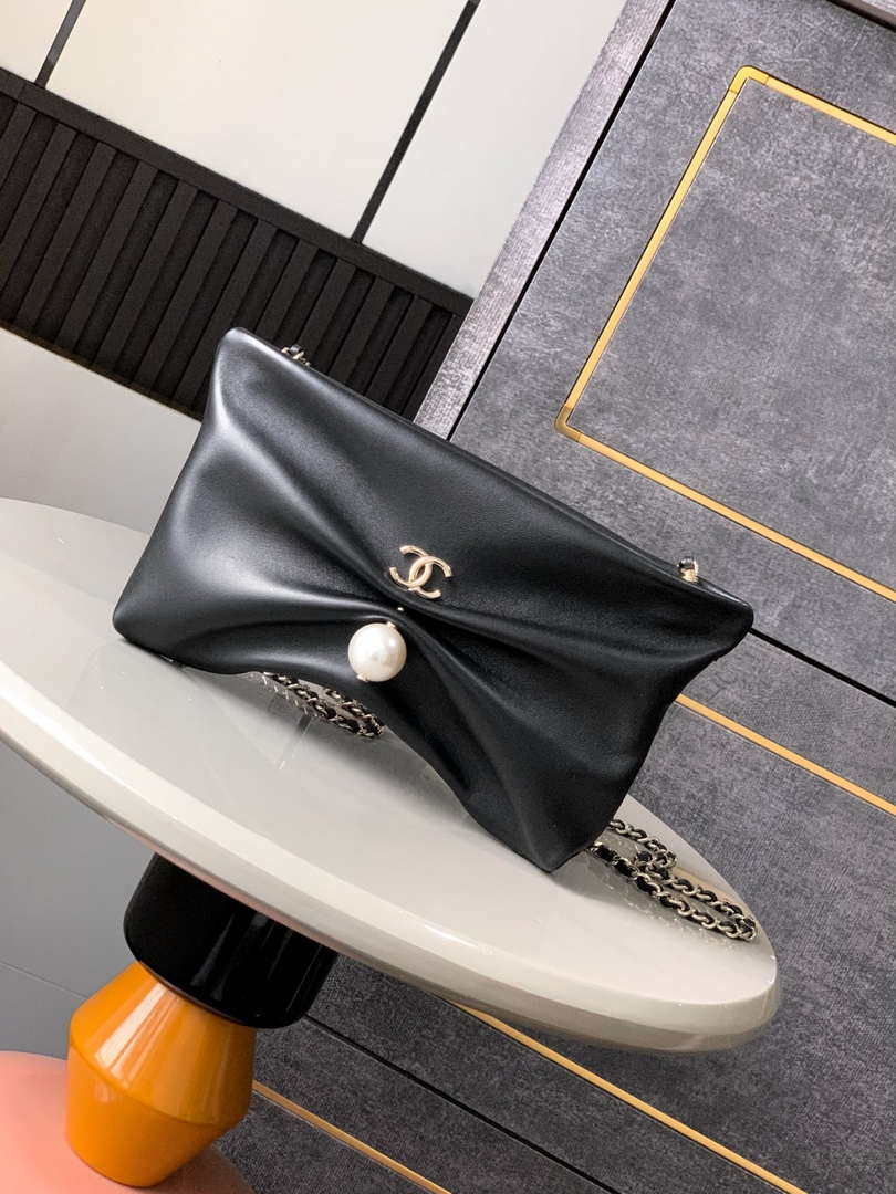 Chanel AP4613 Shiny Lambskin Imitation Pearl & Gold-Tone Metal Black