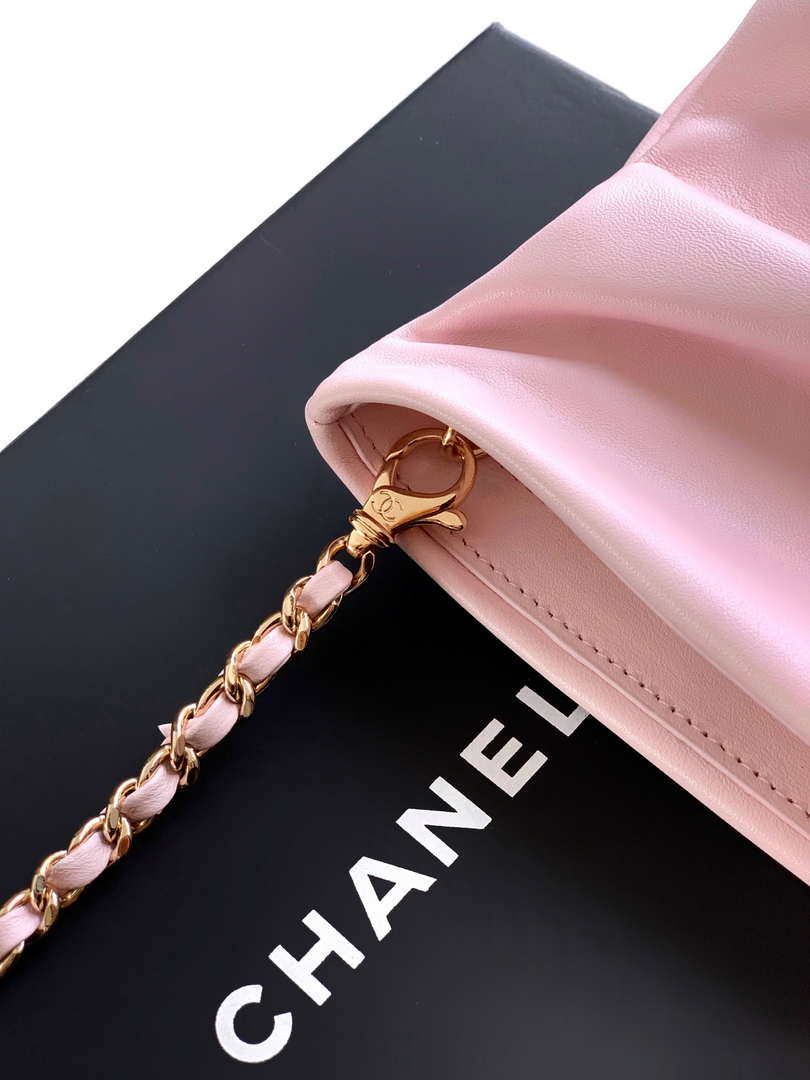 Chanel AP4613 Shiny Lambskin Imitation Pearl & Gold-Tone Metal Pink