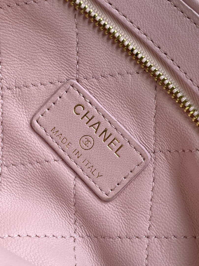 Chanel AP4613 Shiny Lambskin Imitation Pearl & Gold-Tone Metal Pink