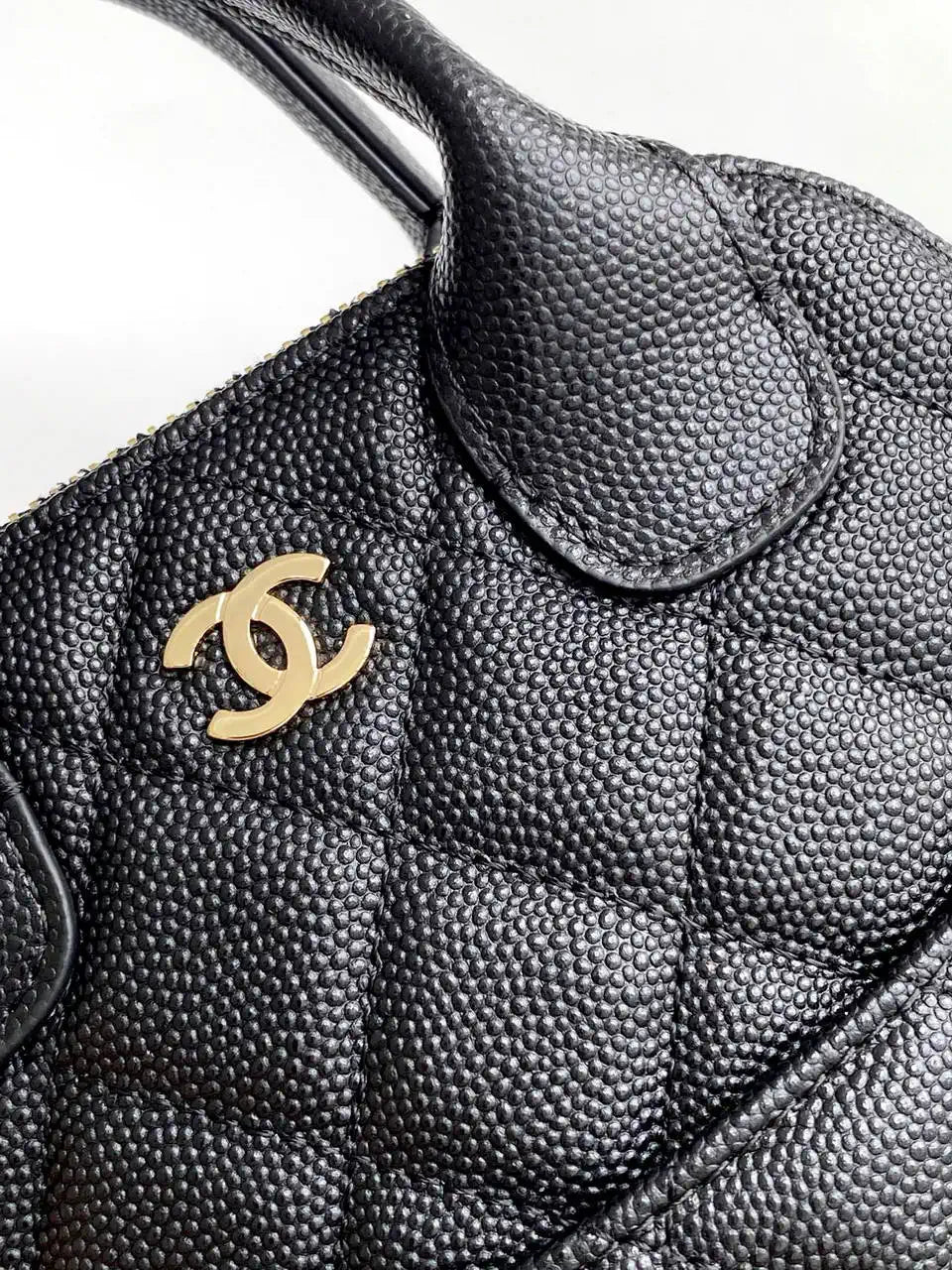 Chanel AP4742 Clutch with chain  Shiny Lambskin & Gold-Tone Metal  Black