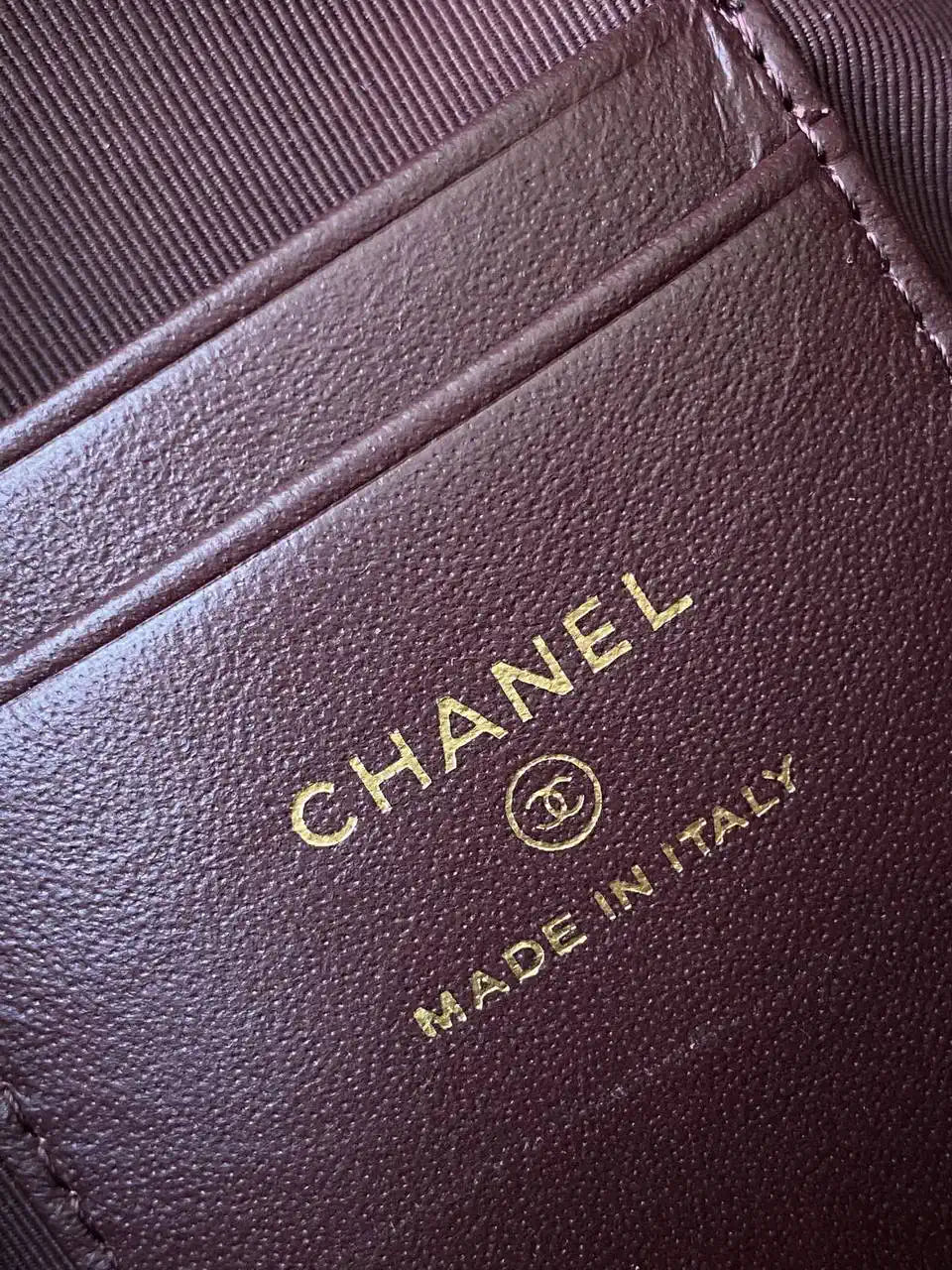 Chanel AP4742 Clutch with chain  Shiny Lambskin & Gold-Tone Metal  Black