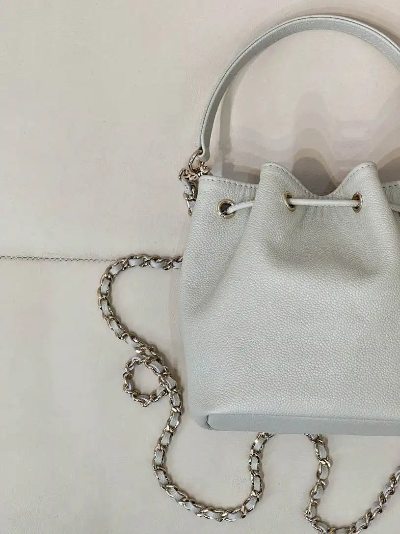 Chanel AP4775 25B  Clutch with chain Grained Shiny Calfskin Gold-Tone Metal Light Gray