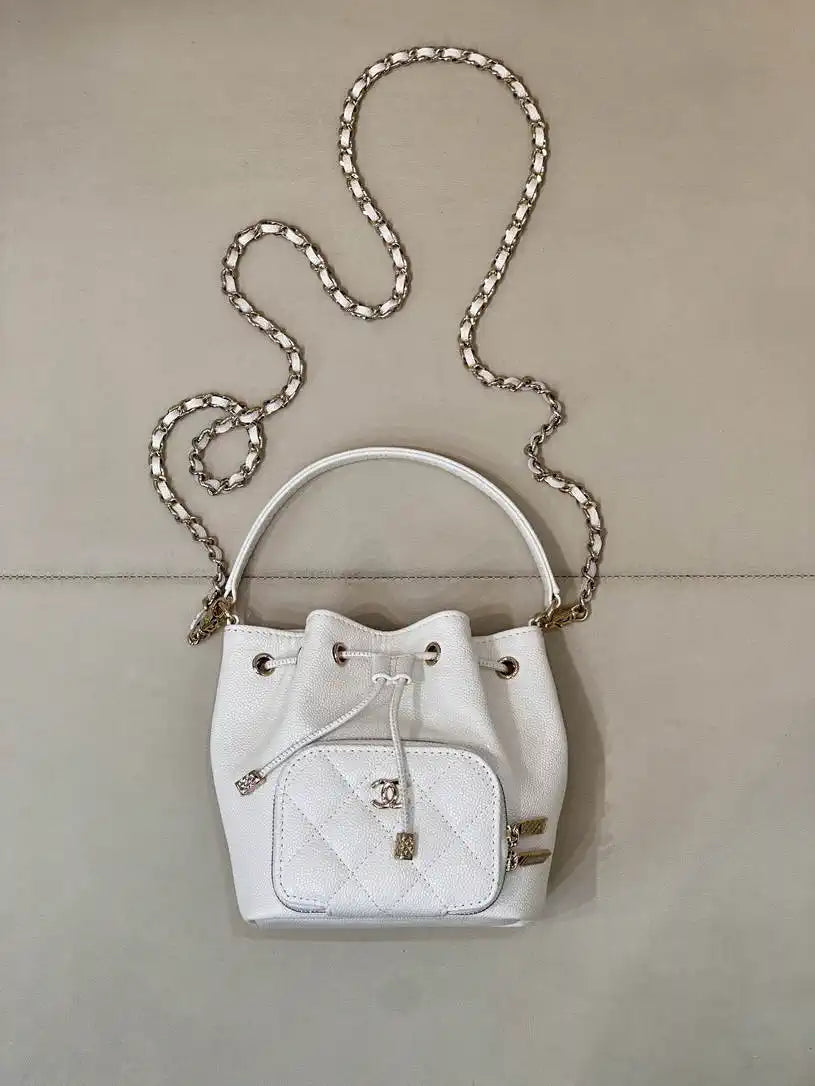 Chanel AP4775 25B  Clutch with chain Grained Shiny Calfskin Gold-Tone Metal White