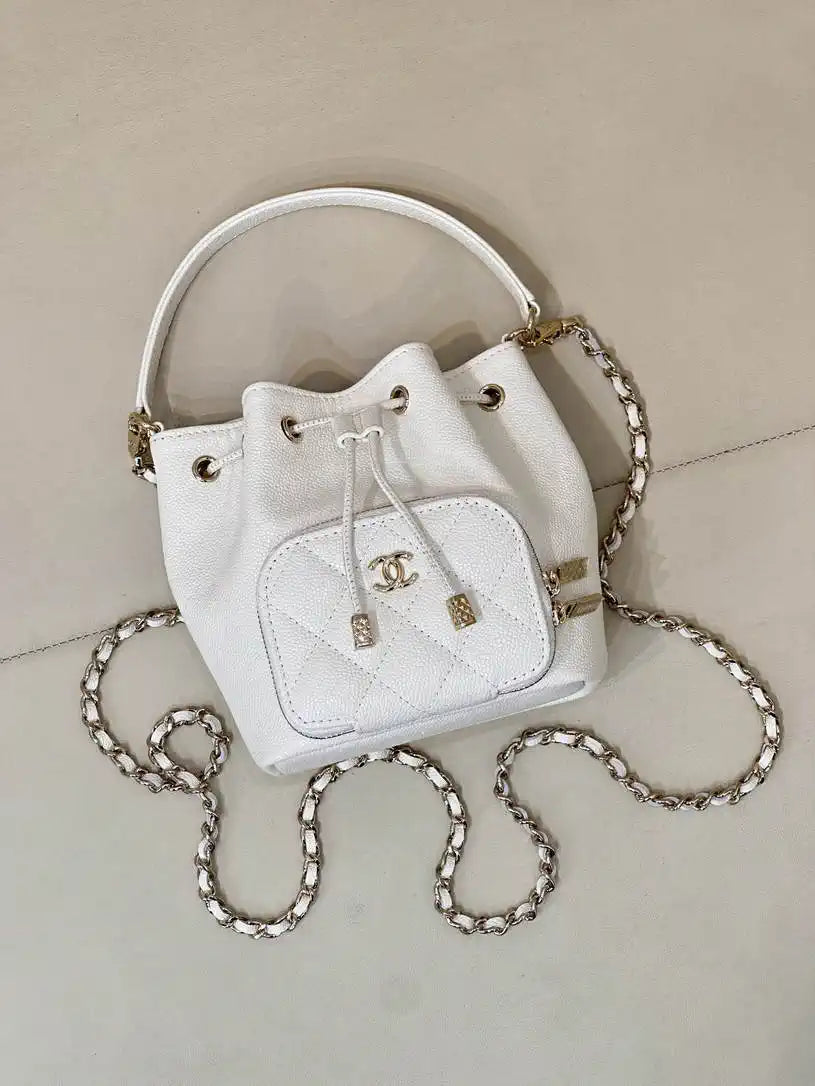 Chanel AP4775 25B  Clutch with chain Grained Shiny Calfskin Gold-Tone Metal White