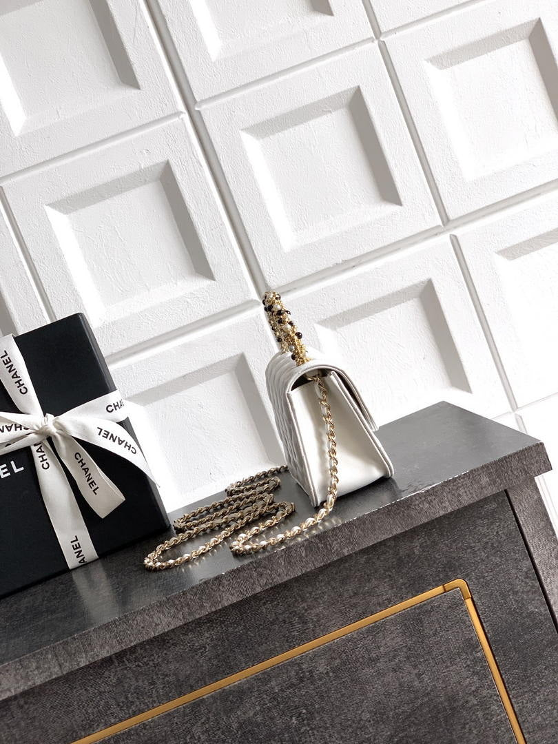 Chanel AP4975 Clutch With Chain Lambskin Imitation Pearls & Gold-Tone Metal White