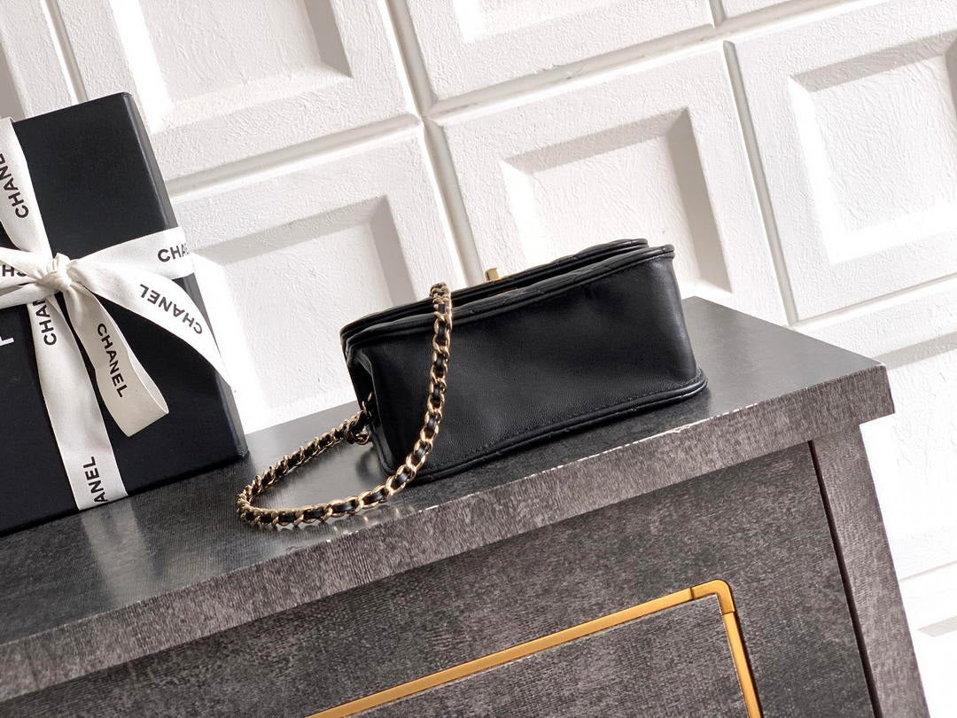 Chanel AP4975 Clutch With Chain Lambskin Imitation Pearls & Gold-Tone Metal  Black