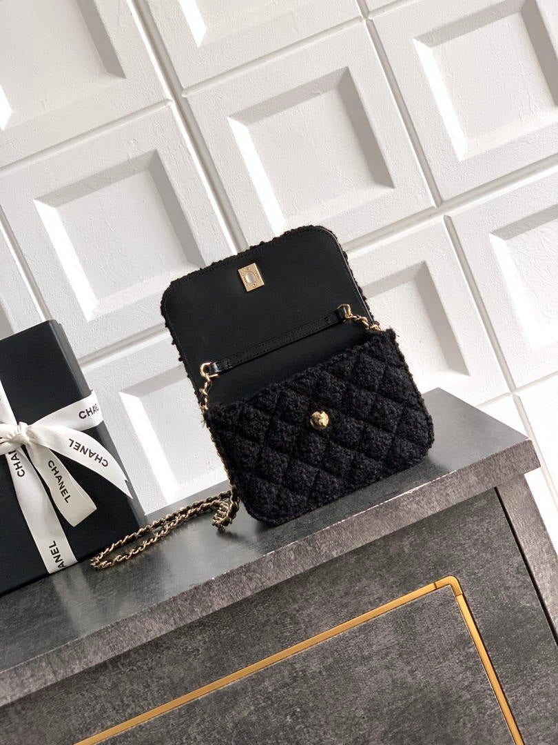 Chanel AP4975 Clutch With Chain Tweed  Imitation Pearls & Gold-Tone Metal  Black