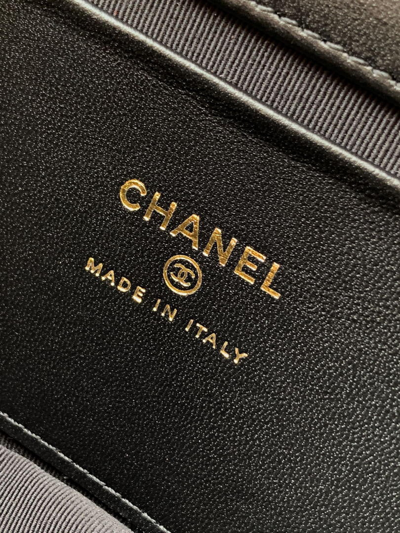 Chanel AP4975 Clutch With Chain Tweed  Imitation Pearls & Gold-Tone Metal  Black