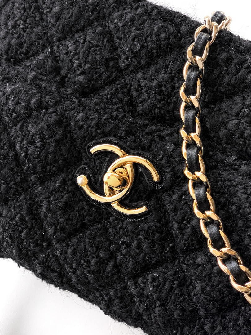 Chanel AP4975 Clutch With Chain Tweed  Imitation Pearls & Gold-Tone Metal  Black